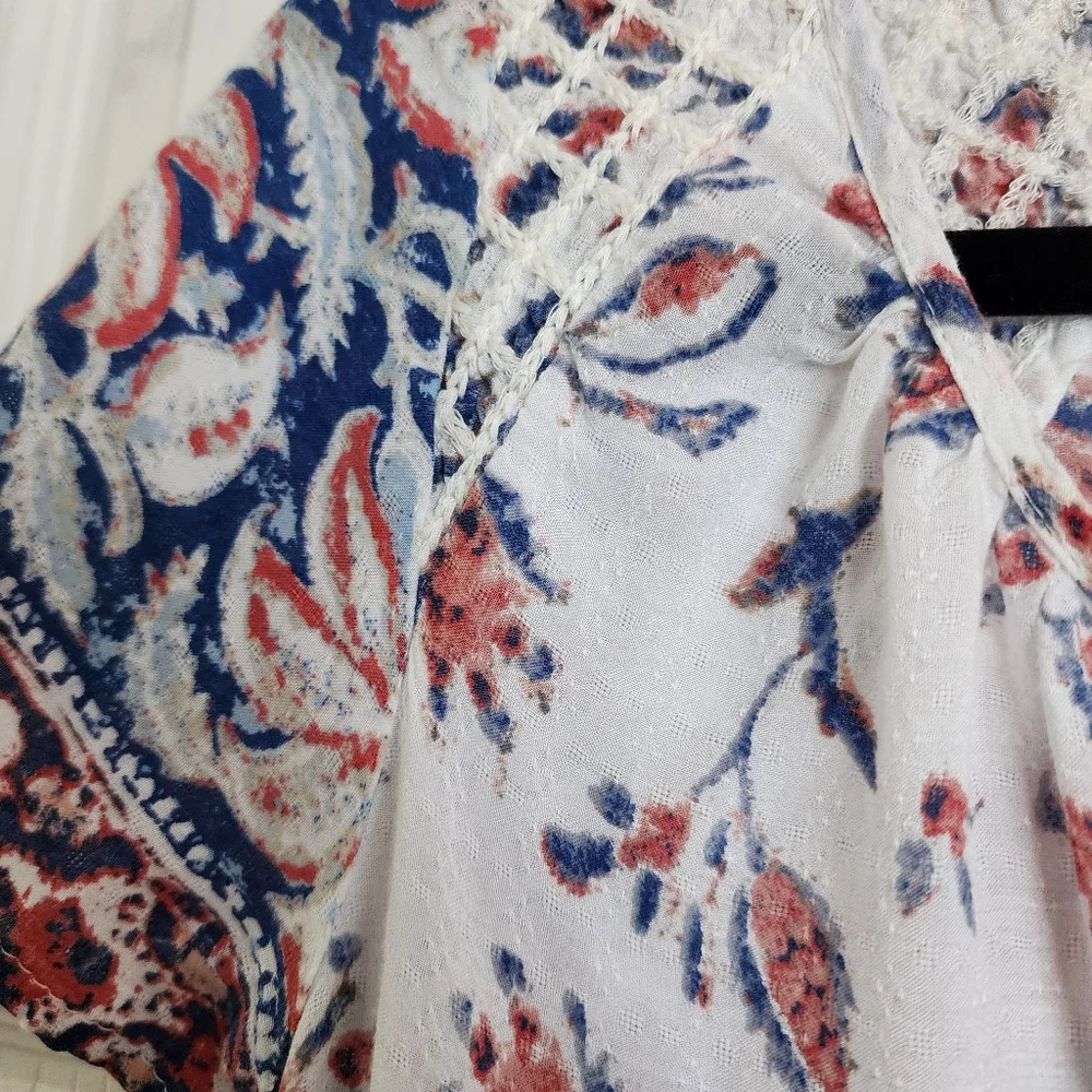 Lucky Brand ☆ Floral Print Women's Top. NWOT Pit - Pit 19" - Picture 6 of 10